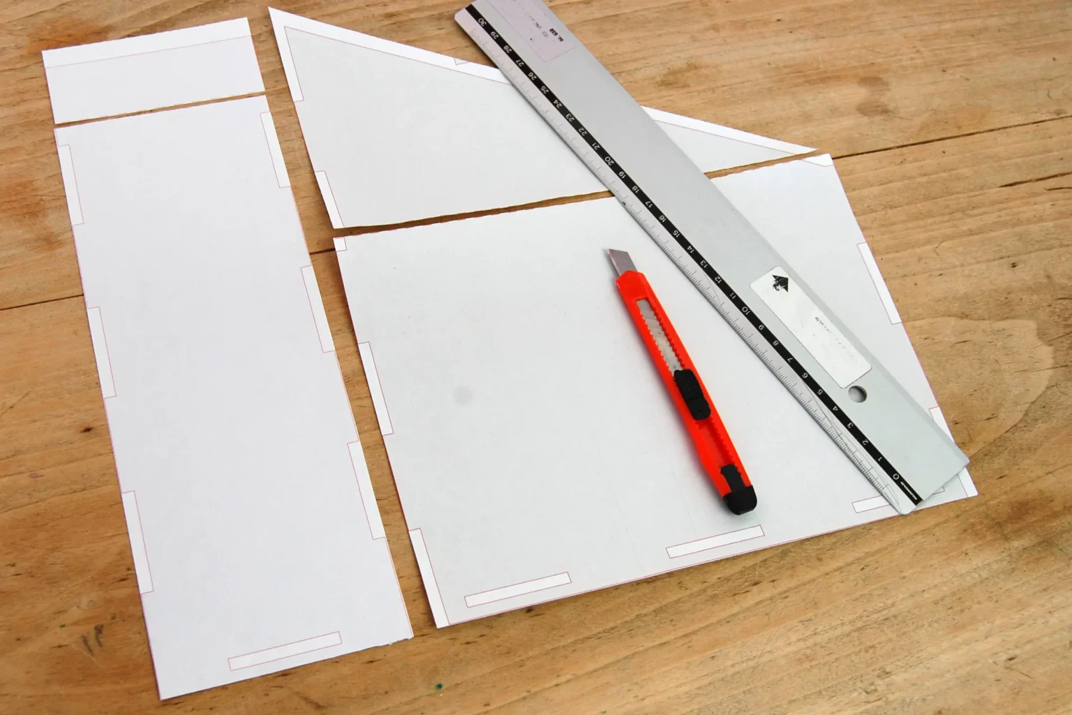 24-03-stehsammler-ordnung-deko-laubsaege-dekupiersaege-vorlage-drucken-vorlagenpapier-selbstklebend-zuschneiden