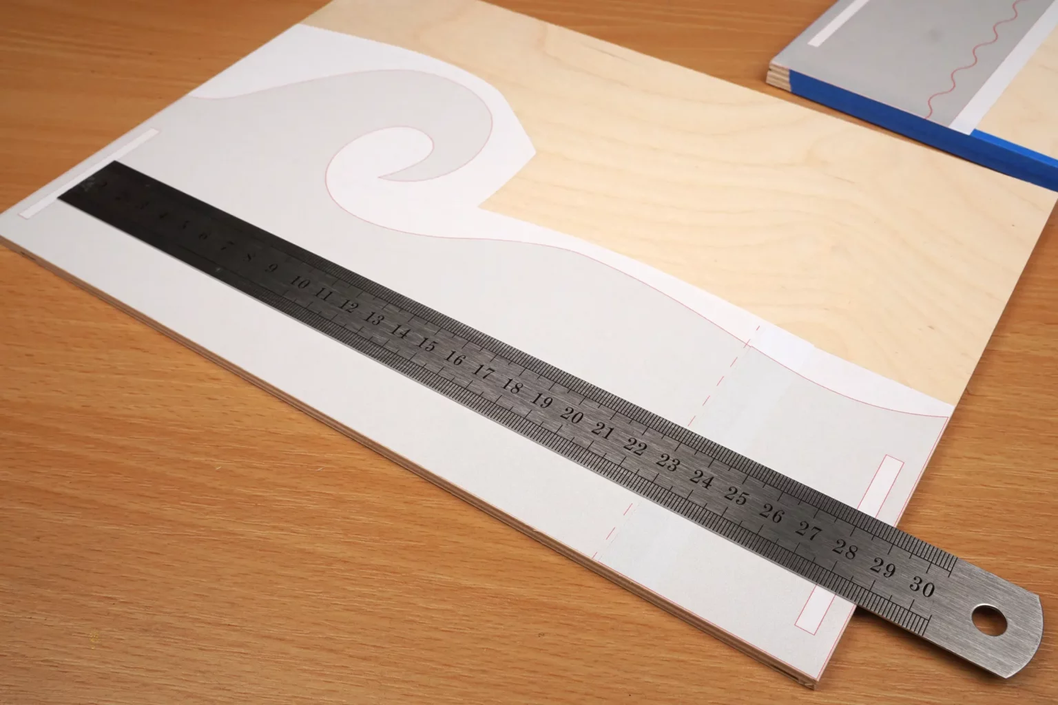 24-04a-rettet-den-ozean-spielzeug-laubsaege-dekupiersaege-vorlage-welleg-abstand-steckschlitze-kontrollieren