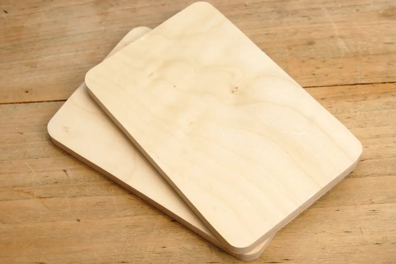 24-05-blumige-schmuckdose-deko-laubsaege-dekupiersaege-vorlage-vorlagenpapier-abziehen-abloesen-ahorn-beiseitelegen