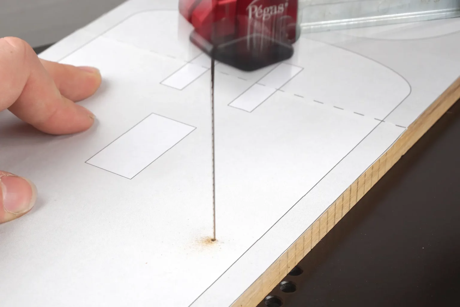 17-04-nussknacker-diy-laubsaege-dekupiersaege-vorlage-innenschnitt-rahmen-saegen