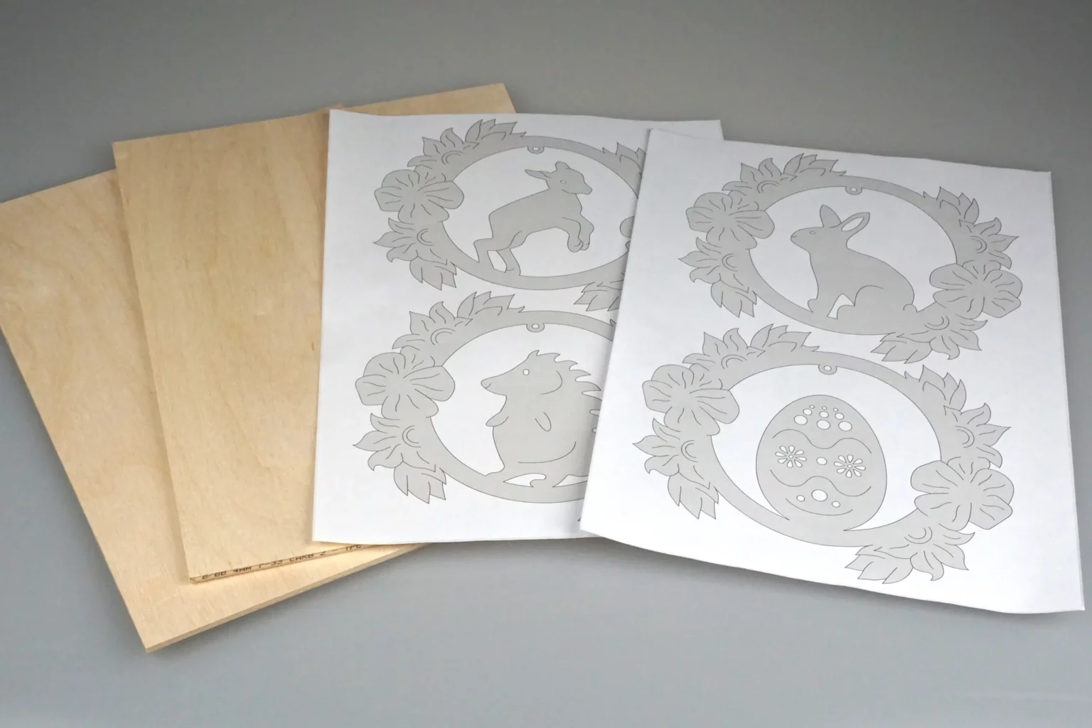 18-01-osterkraenze-aufhaenger-deko-laubsaege-dekupiersaege-vorlage-drucken-vorlagenpapier-selbstklebend-sperrholz