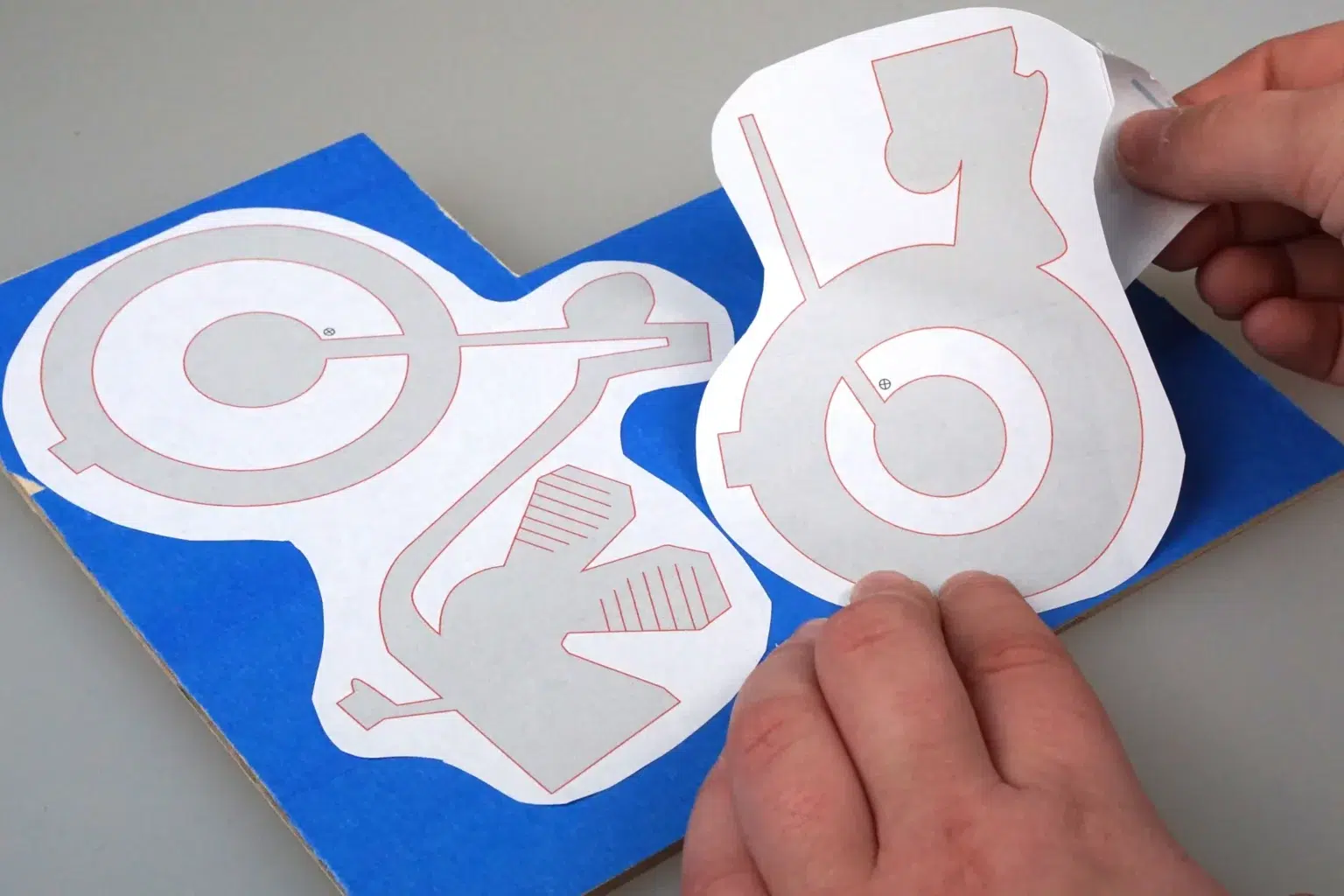 18-03-easy-rider-buchstuetzen-laubsaege-dekupiersaege-vorlage-drucken-vorlagenpapier-selbstklebend-aufkleben-sperrholz-einfach