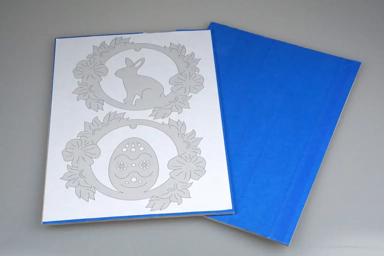 18-03-osterkraenze-aufhaenger-deko-laubsaege-dekupiersaege-vorlage-vorlagenpapier-aufkleben