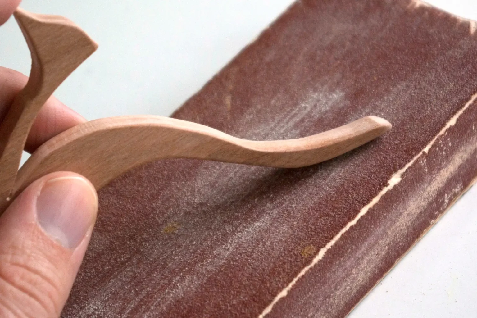 18-03-tanzpaar-deko-laubsaege-dekupiersaege-vorlage-schleifen-verputzen-kanten-runden-schleifpapier