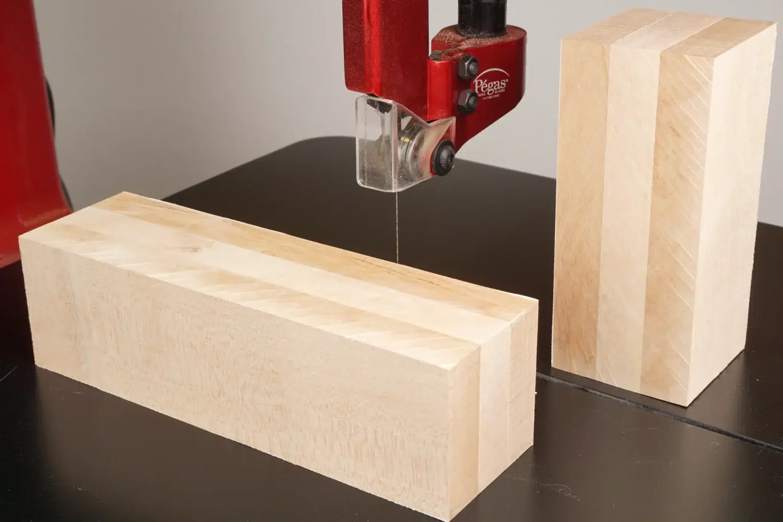 18-04-kerzenstaender-im-3-d-schnitt-deko-laubsaege-dekupiersaege-vorlage-zusaegen-60-x-60-mm-querschnitt