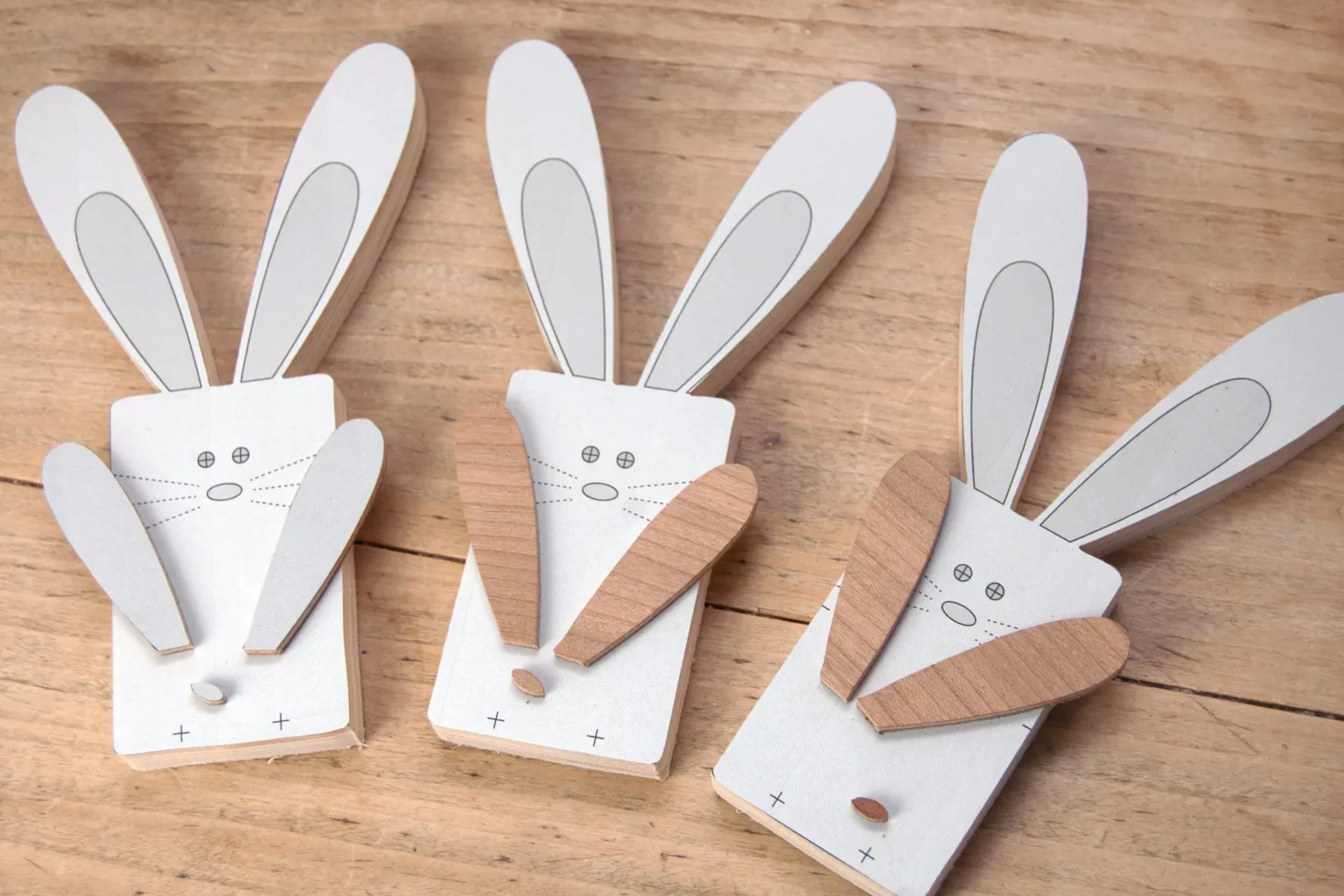 18-05-die-drei-weisen-hasen-osterdeko-laubsaege-dekupiersaege-vorlage-aussenkontur-saegen-teile-zuordnen