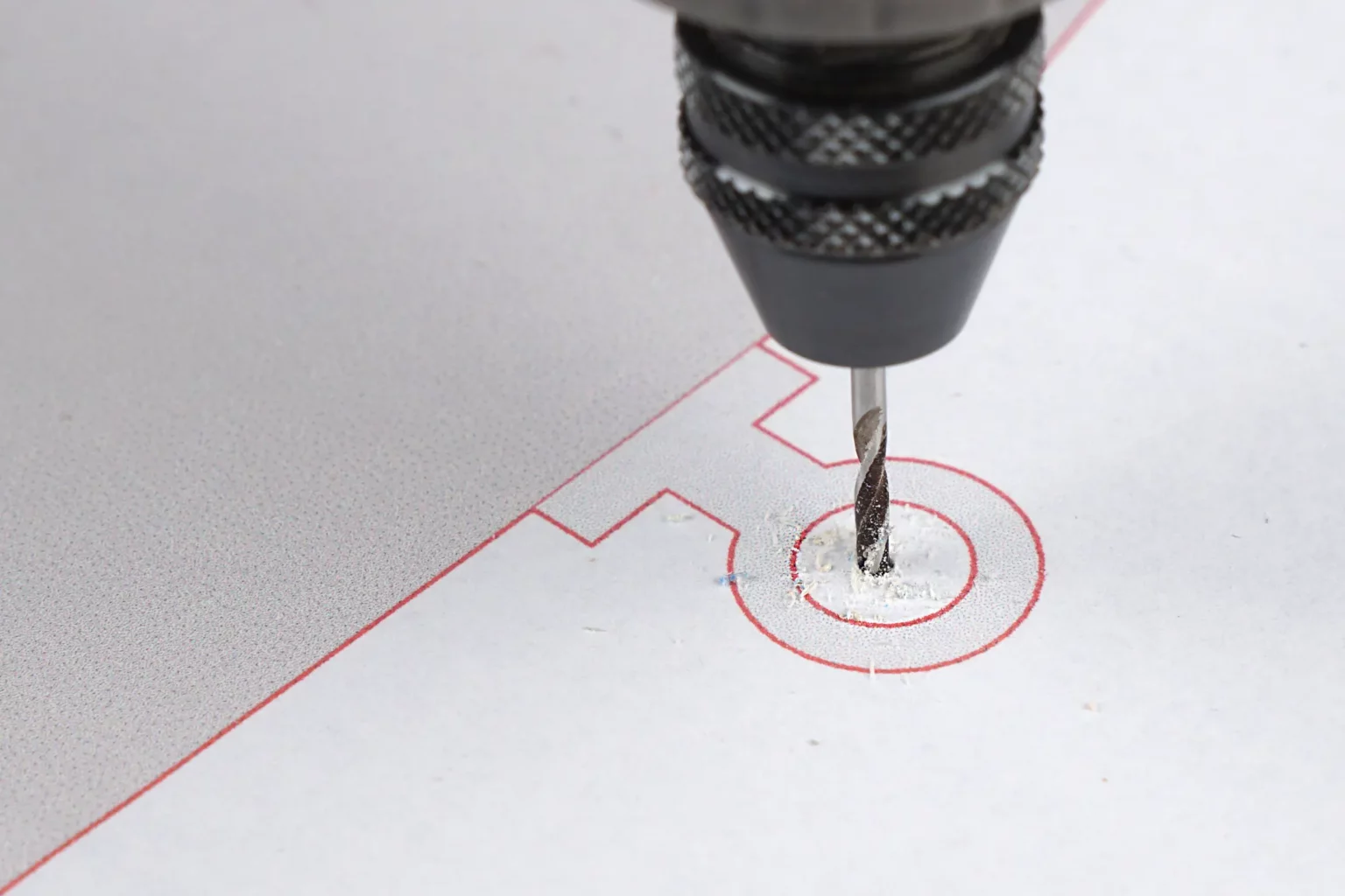 19-03a-schnappschuss-bilderrahmen-deko-laubsaege-dekupiersaege-vorlage-saegeblattdurchfuehrung-bohren