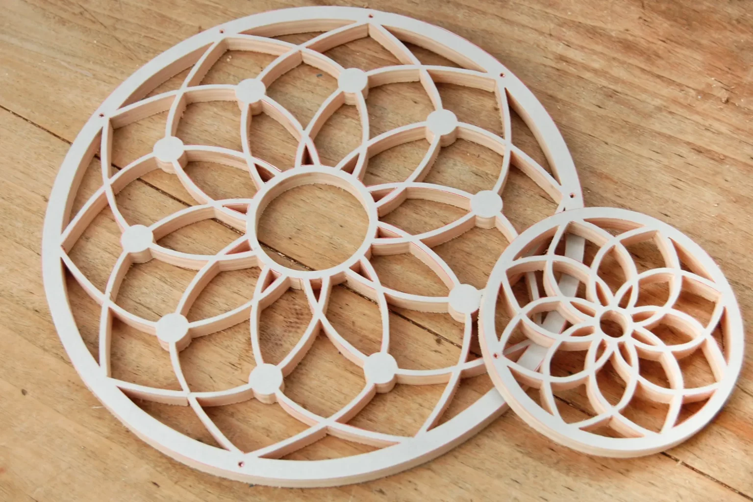 19-03b-traumfaenger-deko-laubsaege-dekupiersaege-vorlage-aussenkontur-saegen