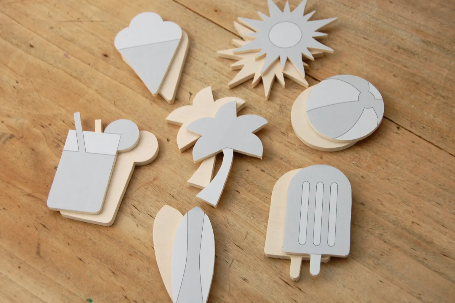 19-04-beachtime-magnete-deko-laubsaege-dekupiersaege-vorlage-aussenkontur-saegen-stapel-trennen