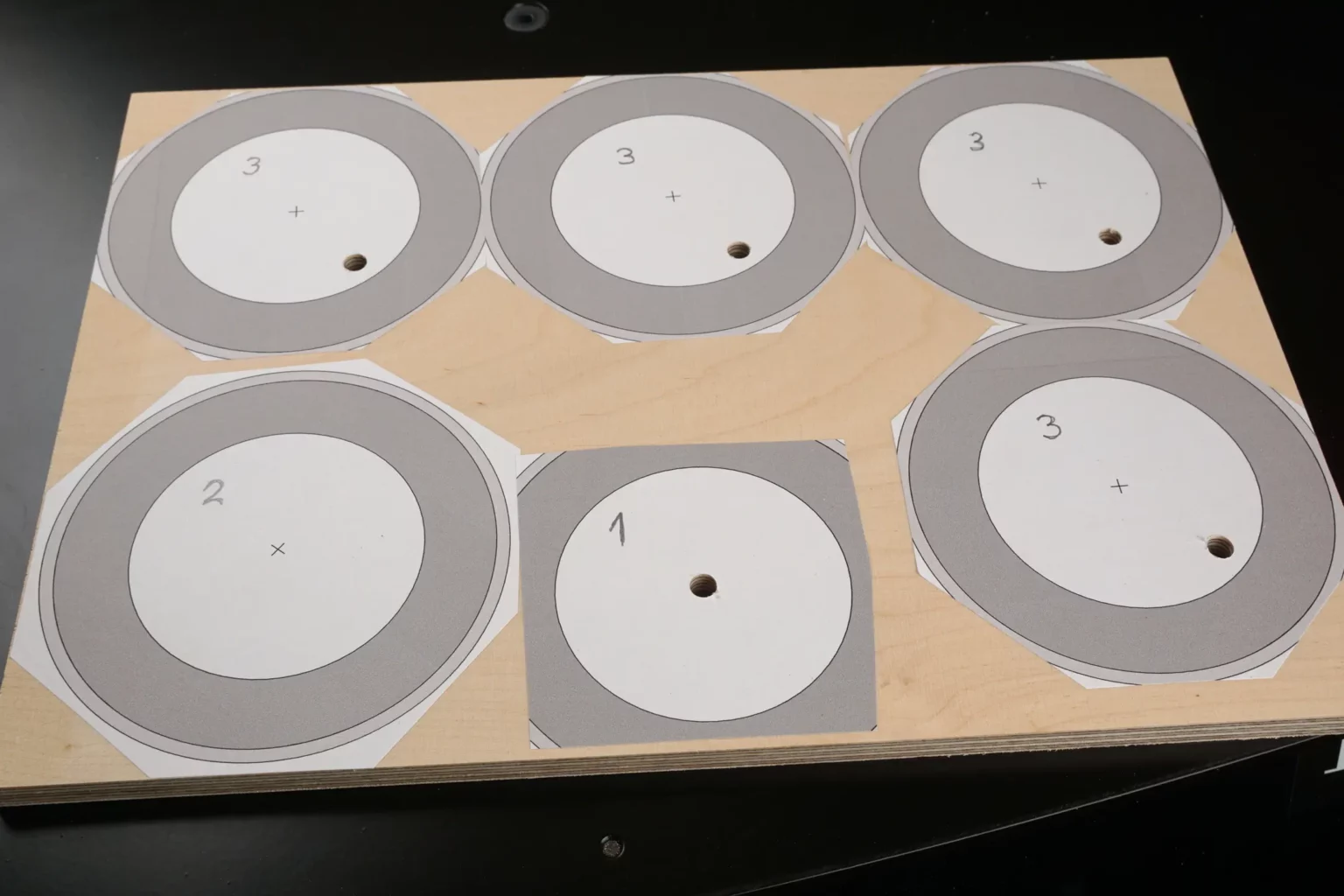 19-06-orientalische-gartenfakel-deko-laubsaege-dekupiersaege-vorlage-multiplexplatte-vorlagenpapier-aufkleben-saegblattdurchfuehrung