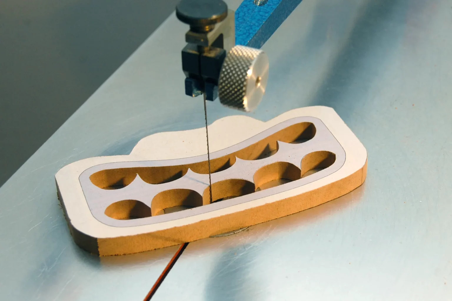 19-06a-tiki-masken-deko-laubsaege-dekupiersaege-vorlage-motivschicht-innenschnitte-saegen