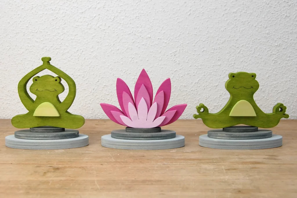 19-titel-01-meditationsstunde-froesche-deko-laubsaege-dekupiersaege-vorlage