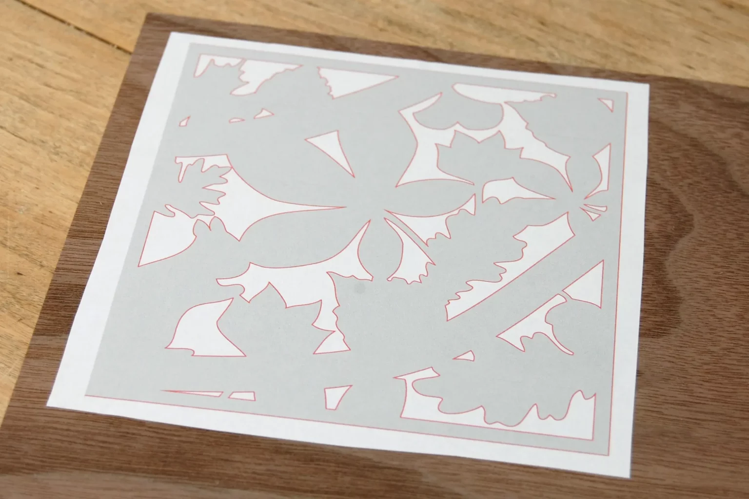 20-03-herbsttaschen-aus-holz-laubsaege-dekupiersaege-vorlage-drucken-vorlagenpapier-selbstkelbend-aufkleben-funiertes-sperrh