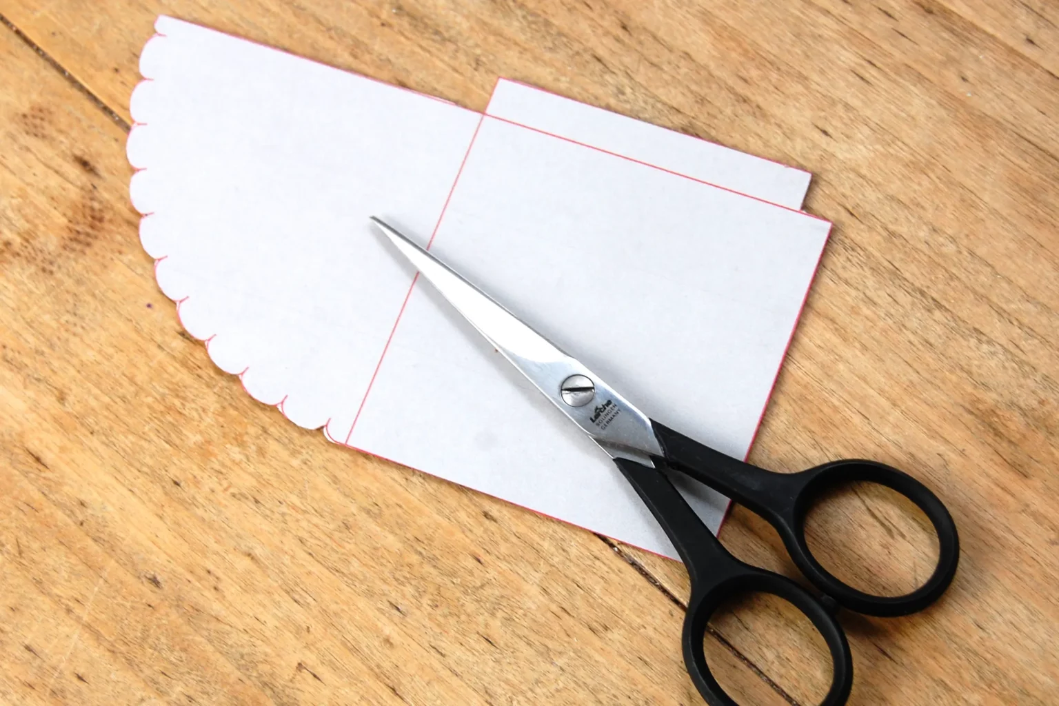 20-03-liebe-glueck-und-hoffnung-buchecken-laubsaege-dekupiersaege-vorlage-auschneiden-schere