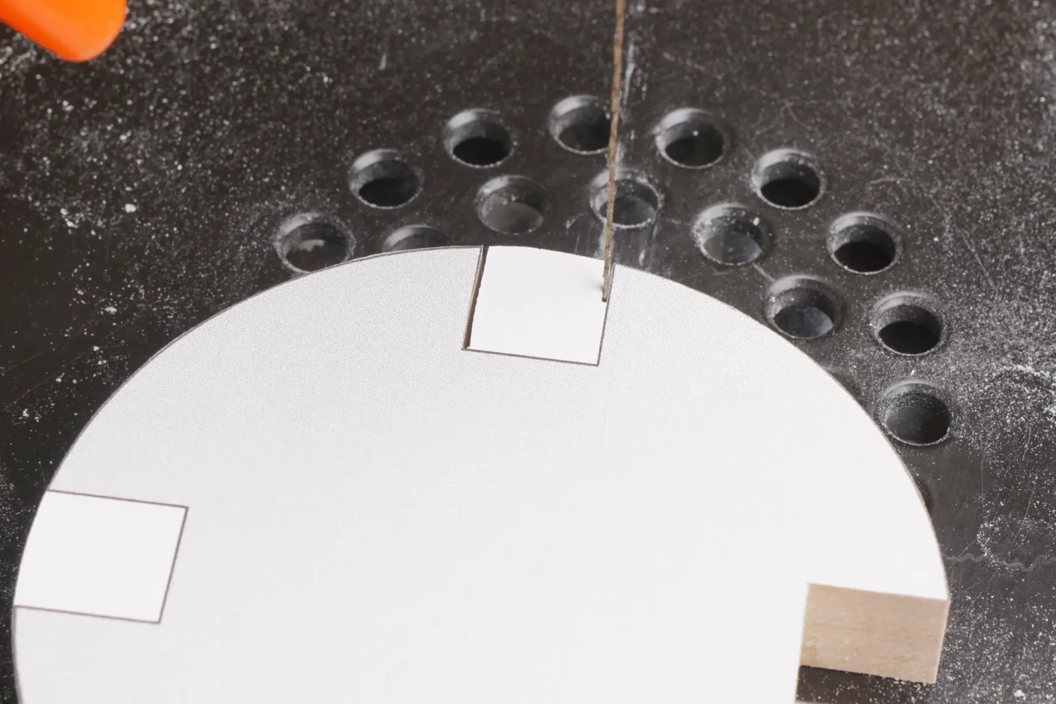 20-03-ravioli-rolle-diy-kueche-laubsaege-dekupiersaege-vorlage-aussparungen-saegen