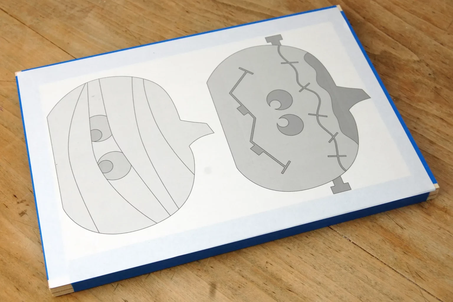 20-03-verkleidete-kuerbisse-halloween-deko-laubsaege-dekupiersaege-vorlage-kopieren-ausdrucken-vorlagenpapier-aufkleben-stapel