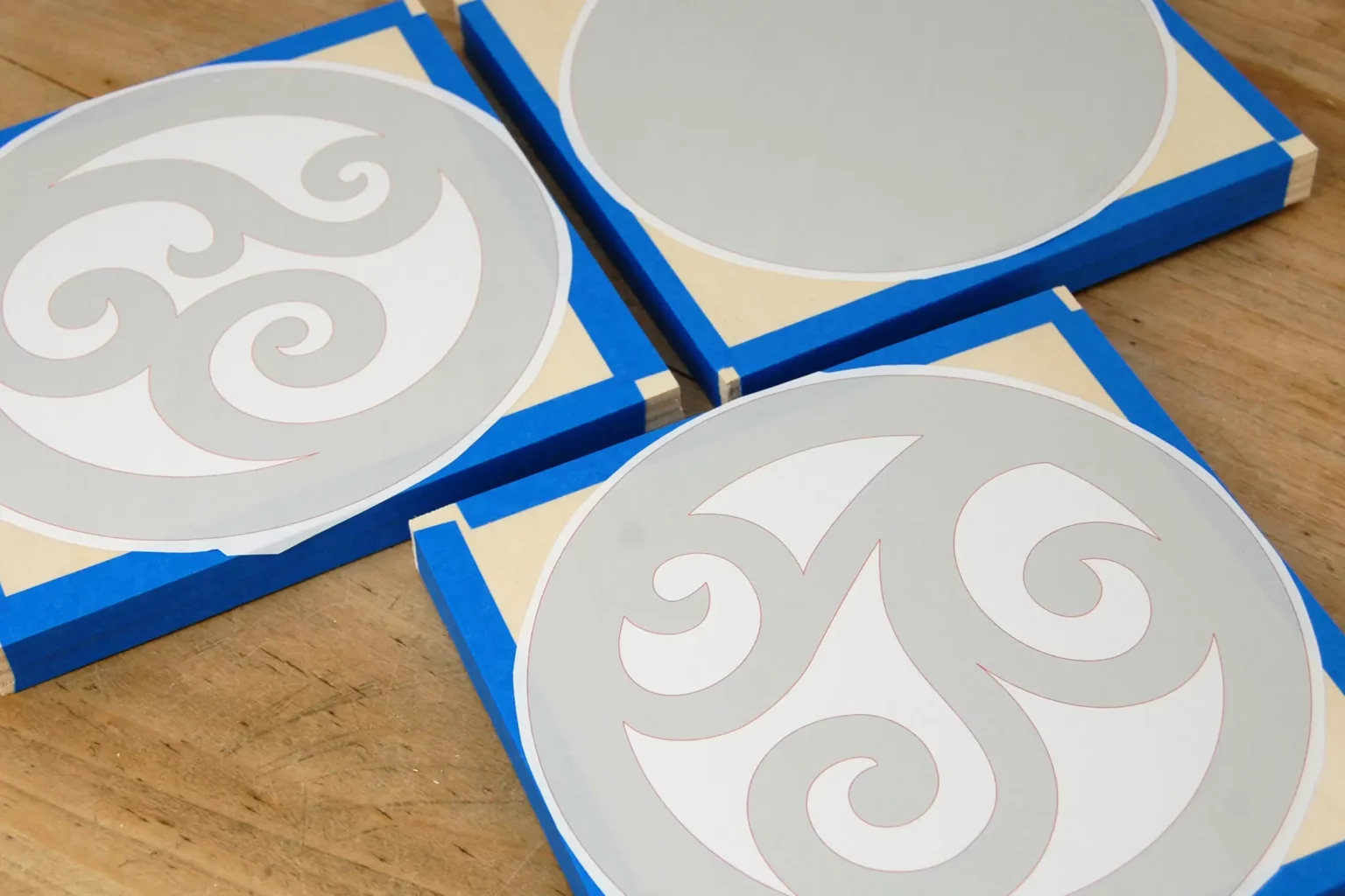 20-03-verschnoerkelt-deko-laubsaege-dekupiersaege-vorlage-kopieren-ausdrucken-vorlagenpapier-selbstklebend-aufkleben-stapel