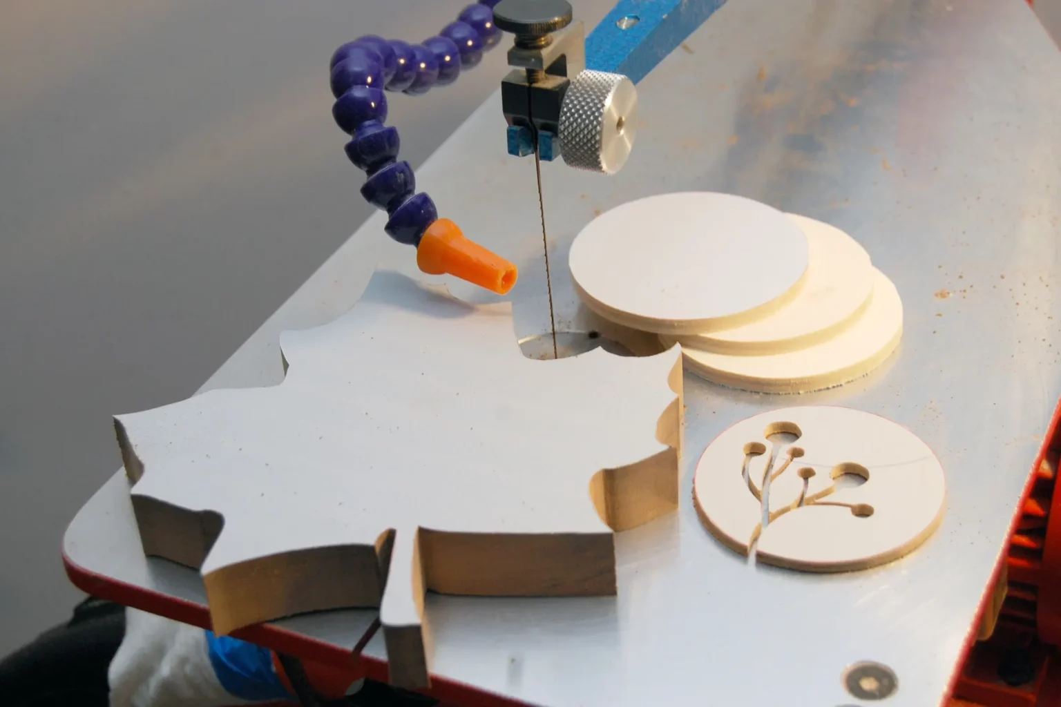 20-03a-herbstrauschen-deko-laubsaege-dekupiersaege-vorlage-elemente-aussaegen