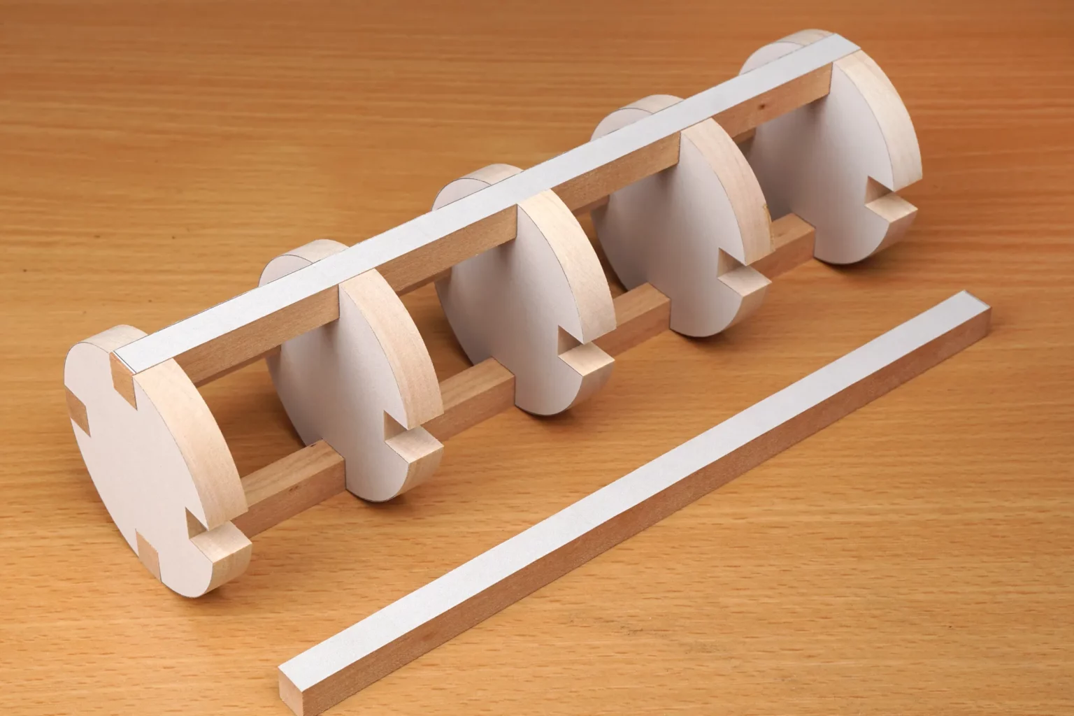 20-04-ravioli-rolle-diy-kueche-laubsaege-dekupiersaege-vorlage-teile-zusammenstecken-passgenauigkeit-pruefen