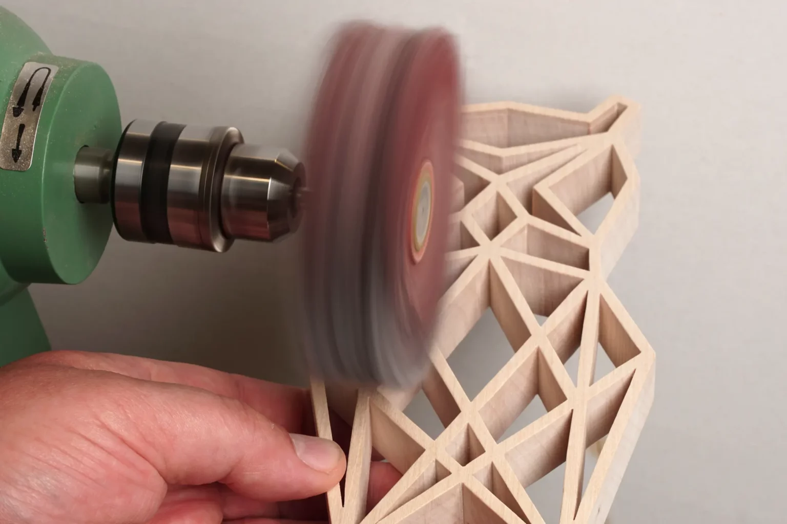 20-04b-geometrische-waldfiguren-deko-laubsaege-dekupiersaege-vorlage-schleifen-verputzen-schleifstern