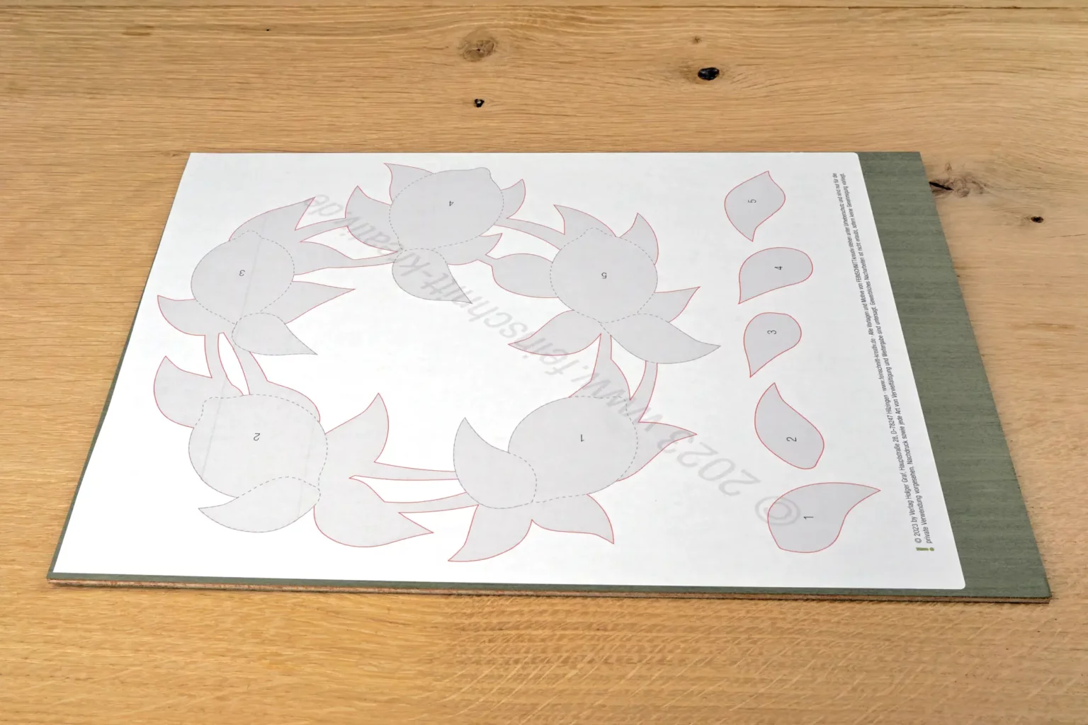 39-03-zitronenkranz-deko-sommer-laubsaege-dekupiersaege-vorlage-aufkleben-gruenes-sperrholz