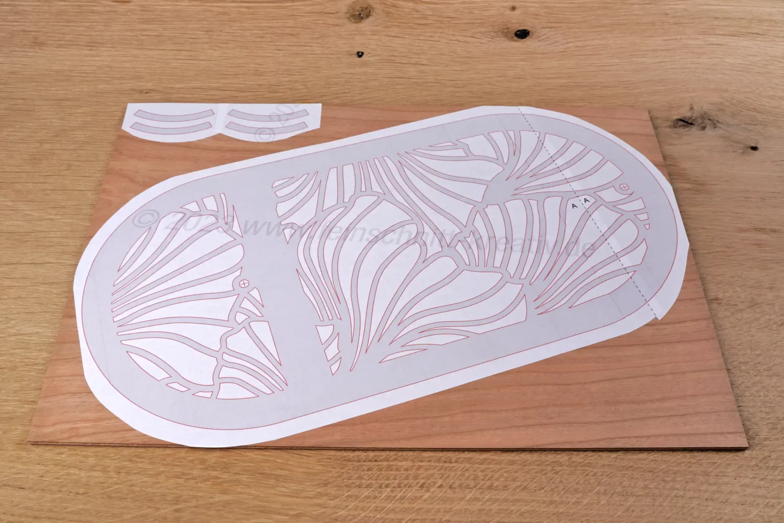 39-04-edle-windlichtkonsole-deko-laubsaege-dekupiersaege-vorlage-aufkleben-motiv-begrenzer