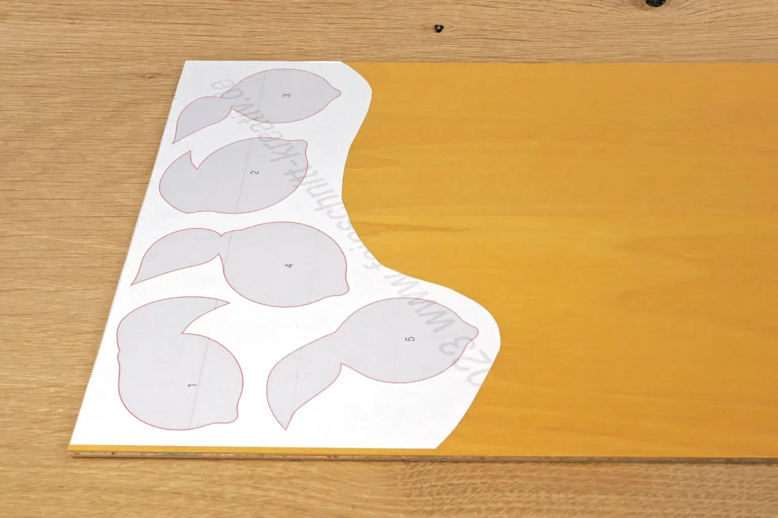 39-04-zitronenkranz-deko-sommer-laubsaege-dekupiersaege-vorlage-aufkleben-zitronen-gelbes-sperrholz