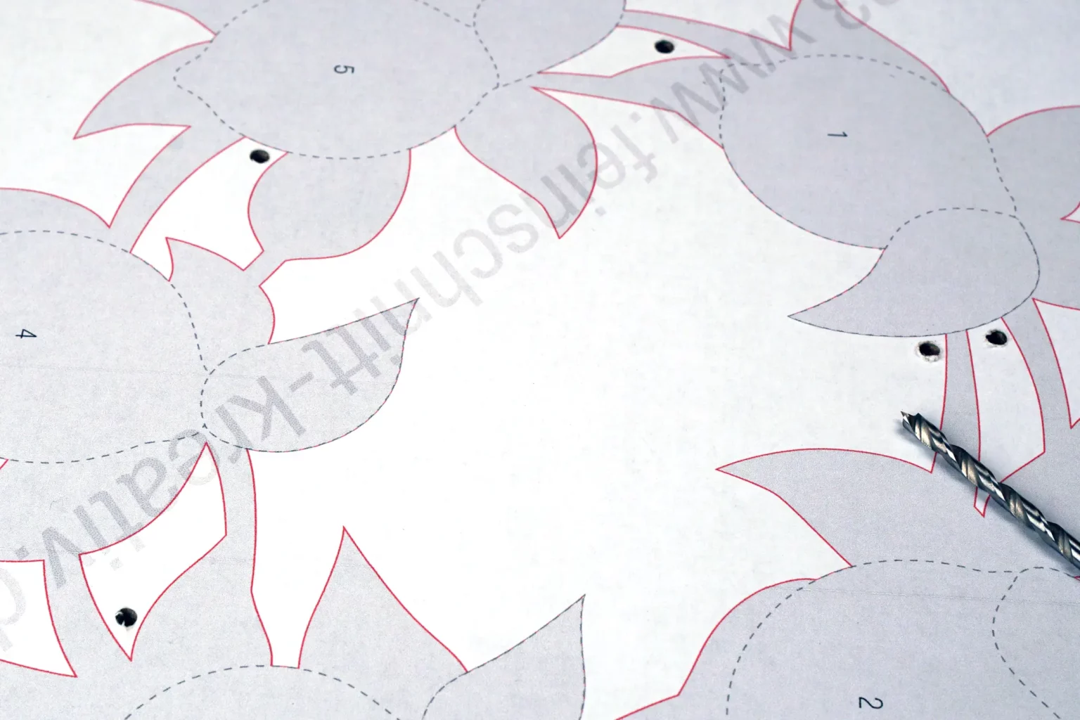 39-05-zitronenkranz-deko-sommer-laubsaege-dekupiersaege-vorlage-saegeblattdurchfuehrungen-bohren