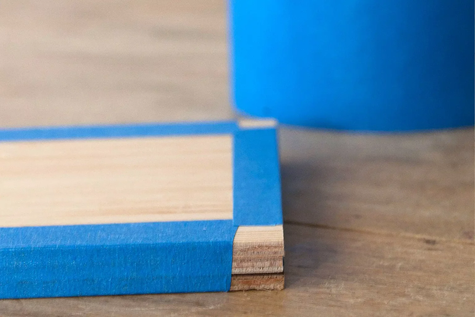 16-02-dreierlei-vom-obstbaum-ringbuch-bild-laubsaege-dekupiersaege-vorlage-edelsperrholz-blue-tape-stapel-fixieren-kanten