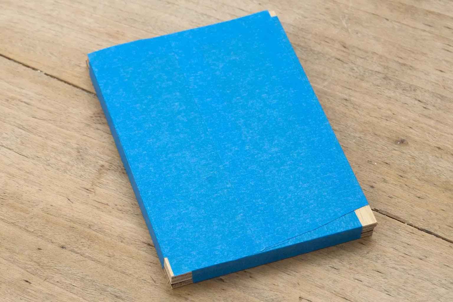 16-03-dreierlei-vom-obstbaum-ringbuch-bild-laubsaege-dekupiersaege-vorlage-oberflaeche-bekleben-blue-tape