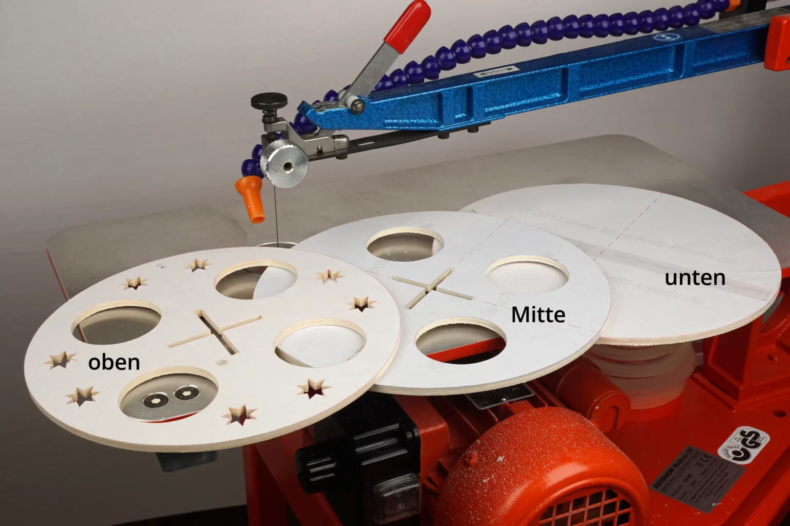 17-01a-01-adventszauber-laubsaege-dekupiersaege-vorlage-anordnung-bodenplatten