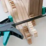 17-10c-hirtenlandschaft-krippe-weihnachten-laubsaege-dekupiersaege-vorlage-haus-einfuegen-verleimen-spannen