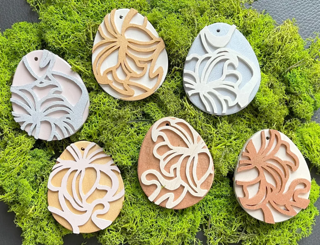 fangalerie-ilke-lert-osteranhaenger-im-jugendstil