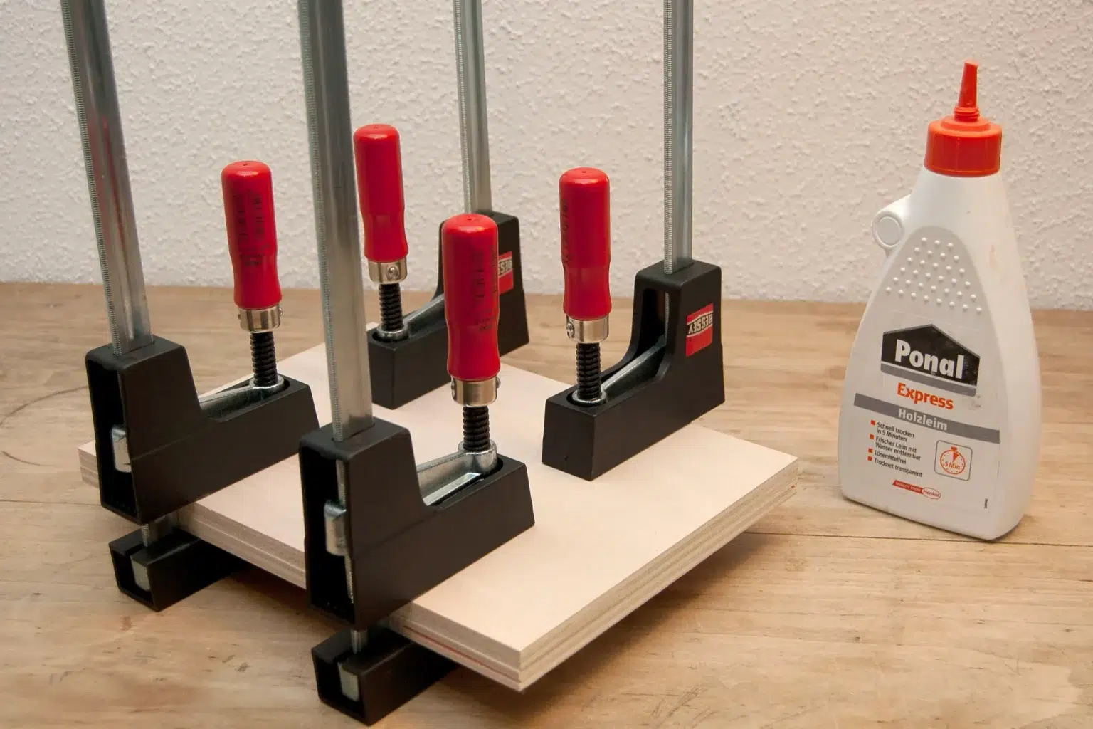 13-01-weihnachtsallee-deko-laubsaege-dekupiersaege-vorlage-sperrholzplatten-verleimen-verspannen