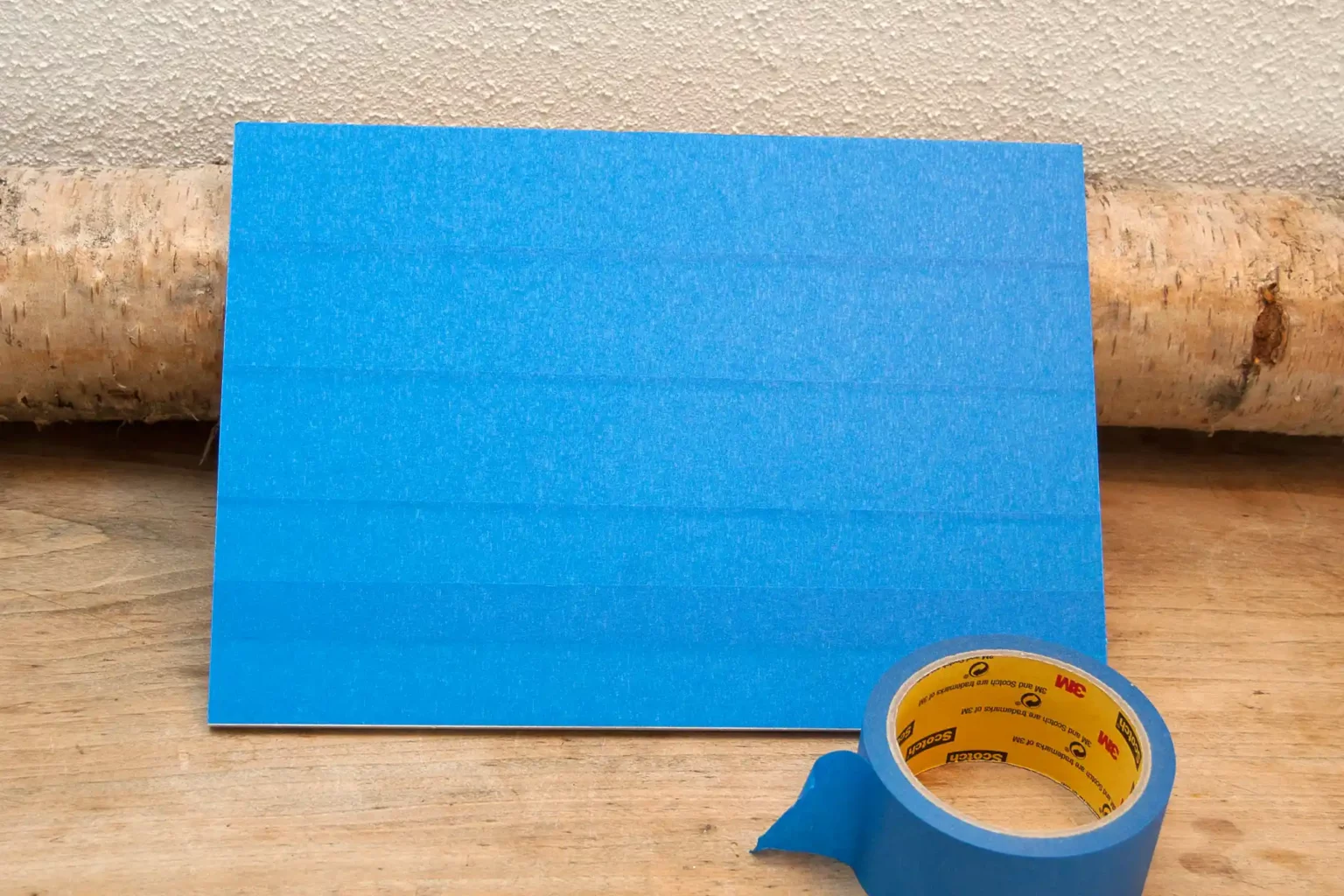 13-02-rentierwald-winter-deko-laubsaege-dekupiersaege-vorlage-sperrholz-oberflaeche-blue-tape-bekleben