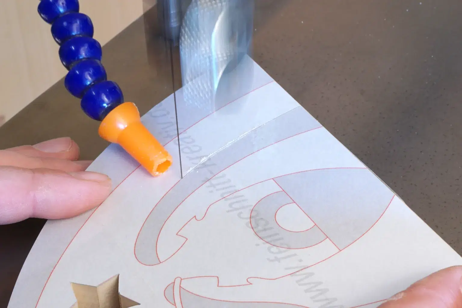 13-06-kleine-weihnachtskrippe-deko-laubsaege-dekupiersaege-vorlage-aussenumriss-maria-saegen