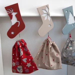 FEINSCHNITTkreativ 13 13-24-weihnachtsstiefel-deko-laubsaege-dekupiersaege-vorlage-stiefel-befestigen