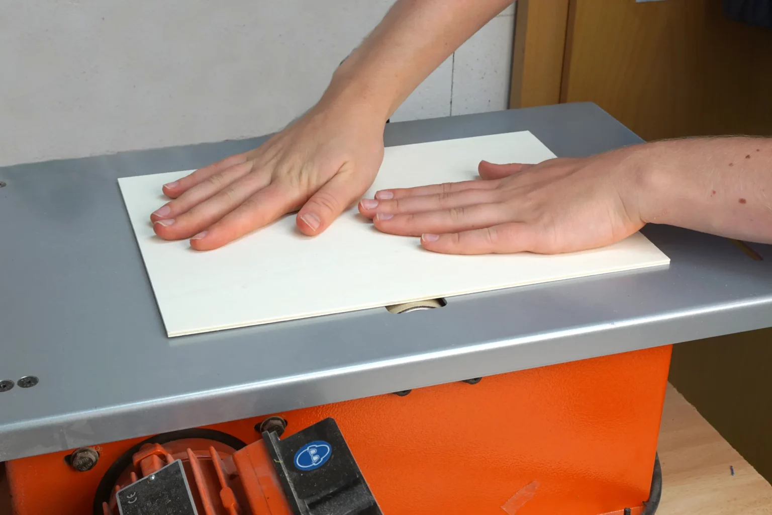 14-01-froehliches-tier-memory-spielzeug-laubsaege-dekupiersaege-vorlage-sperrholz-glaetten-schleifen-tischwalzenschleifmaschine