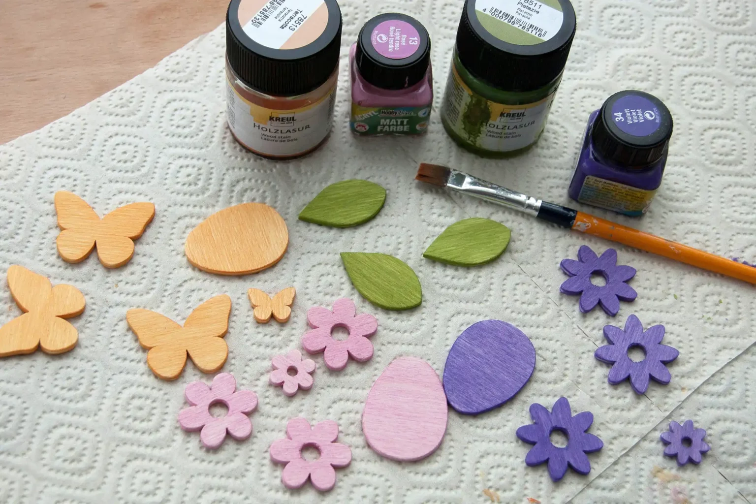 14-01-fruehlingskranz-deko-laubsaege-dekupiersaege-vorlage-motive-aussaegen-bemalen