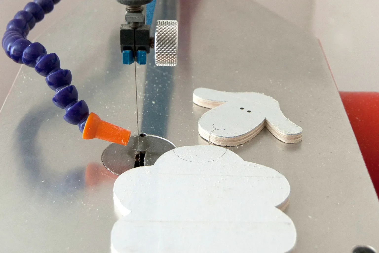 14-02a-schafsweide-im-fruehjahr-deko-laubsaege-dekupiersaege-vorlage-aussenkontur-saegen