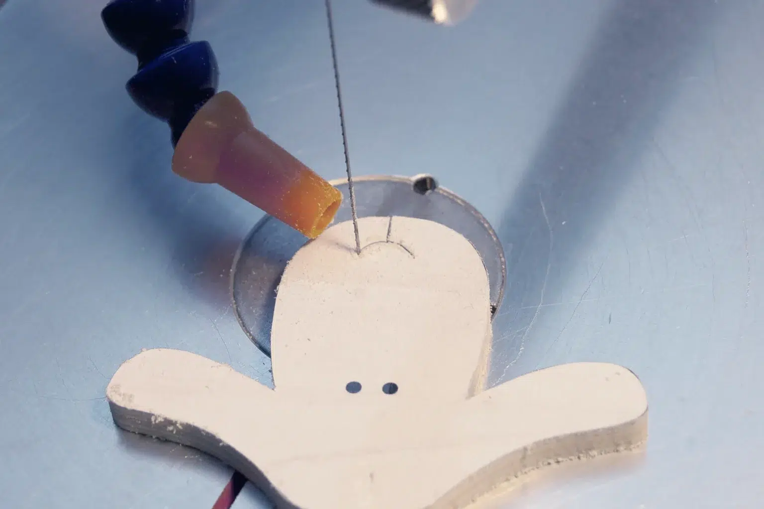 14-02b-schafsweide-im-fruehjahr-deko-laubsaege-dekupiersaege-vorlage-einschnitte-mund-nase-saegen