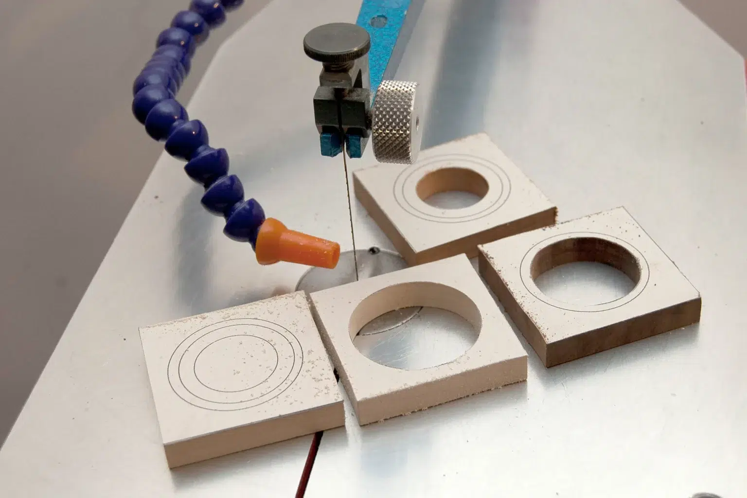 14-04-moderne-eierbecher-kueche-laubsaege-dekupiersaege-vorlage-aussenkontur-saegen
