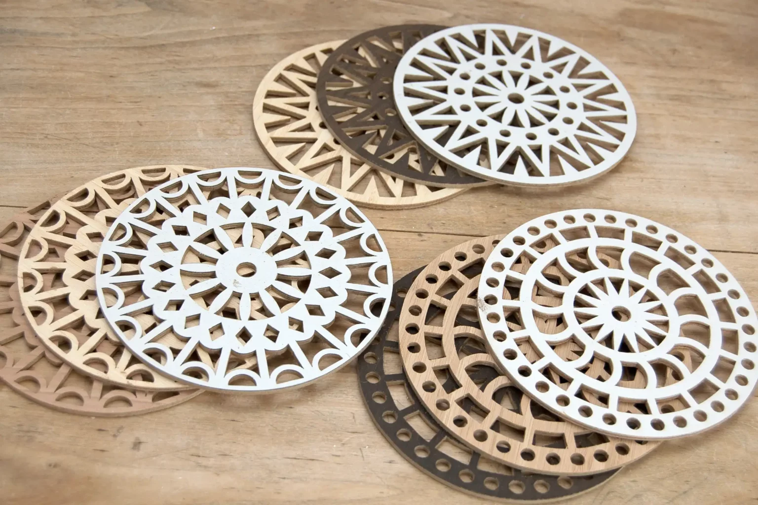 15-01b-mandaa-blumen-dekostecker-laubsaege-dekupiersaege-vorlage-motivplatte-edelsperrholz-stapelschnitte