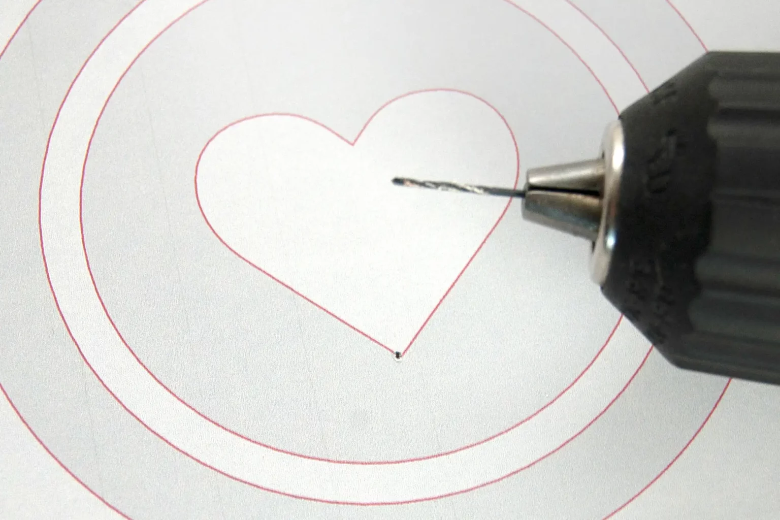 15-02-guten-appetit-tablet-buch-halter-laubsaege-dekupiersaege-vorlage-saegeblattdurchfuehrungen-bohren