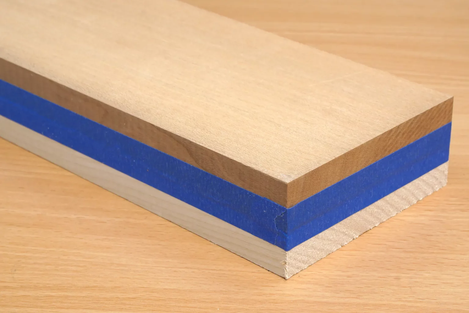 15-02-zange-aus-massivholz-kueche-laubsaege-dekupiersaege-vorlage-massivhoelzer-blue-tape-stapel-fixieren-kante