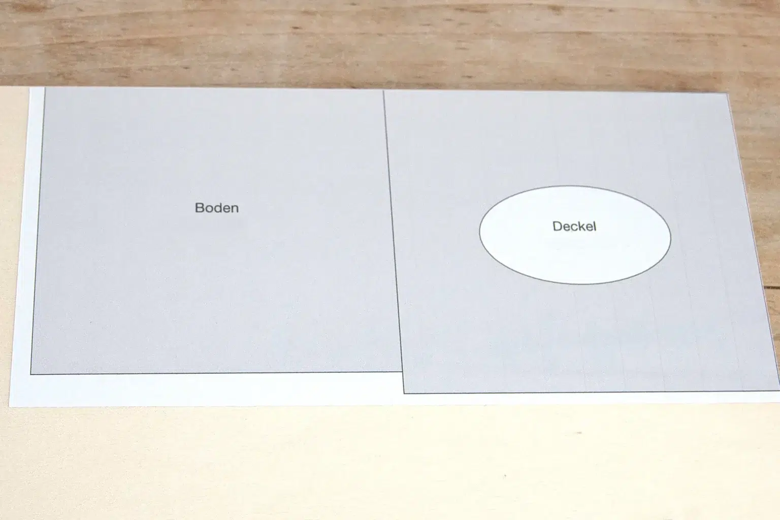 15-03-fleur-de-lis-kosmetiktuchspender-laubsaege-dekupiersaege-vorlage-drucken-vorlagenpapier-selbstklebend-aufkleben-sperrholz