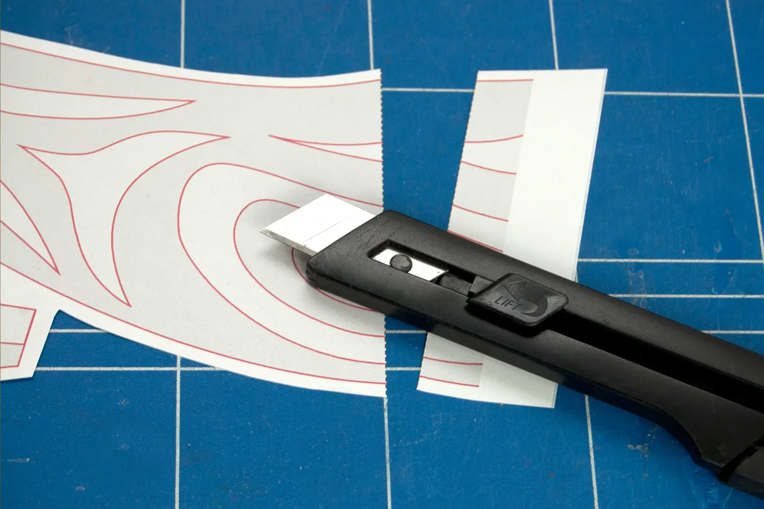 15-04a-west-coast-art-reiher-deko-laubsaege-dekupiersaege-vorlage-zuschneiden-gestrichelte-linie