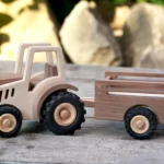 15-titel-01-traktor-mit-anhaenger-spielzeug-laubsaege-dekupiersaege-vorlage