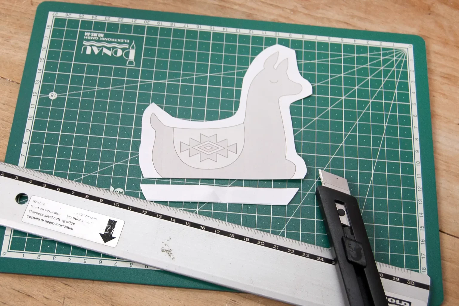 16-01a-chillende-lamas-aufsteller-deko-laubsaege-dekupiersaege-vorlage-kopieren-ausdrucken-vorlagenpapier-zuschneiden