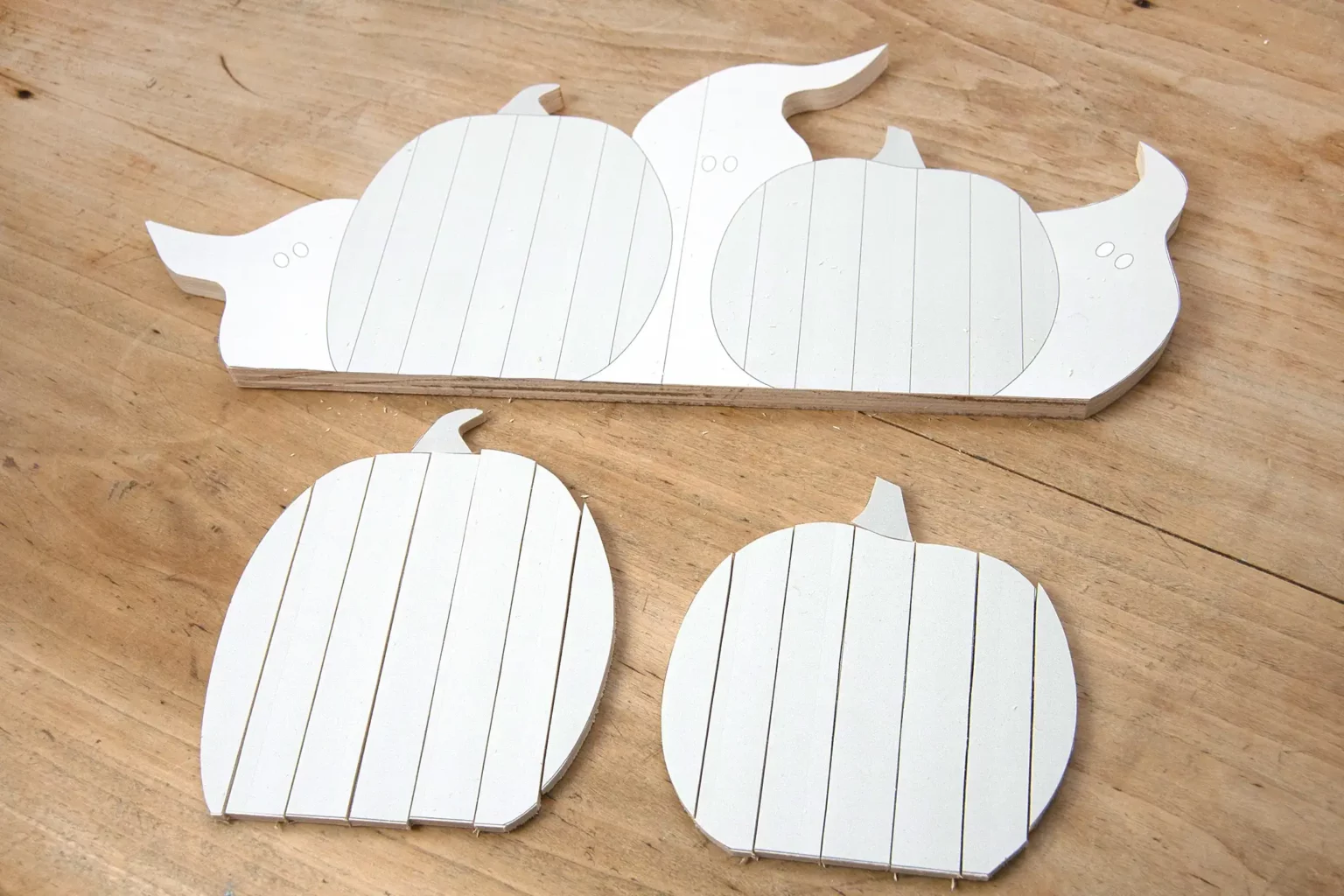 16-03-geisterstunde-halloween-kuerbisse-laubsaege-dekupiersaege-vorlage-aussenkontur-saegen-kuerbisse-auftrennen